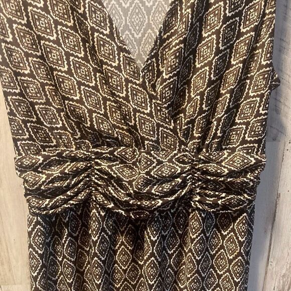 Dress beautiful hem By ABG Size small￼ - Picture 3 of 5